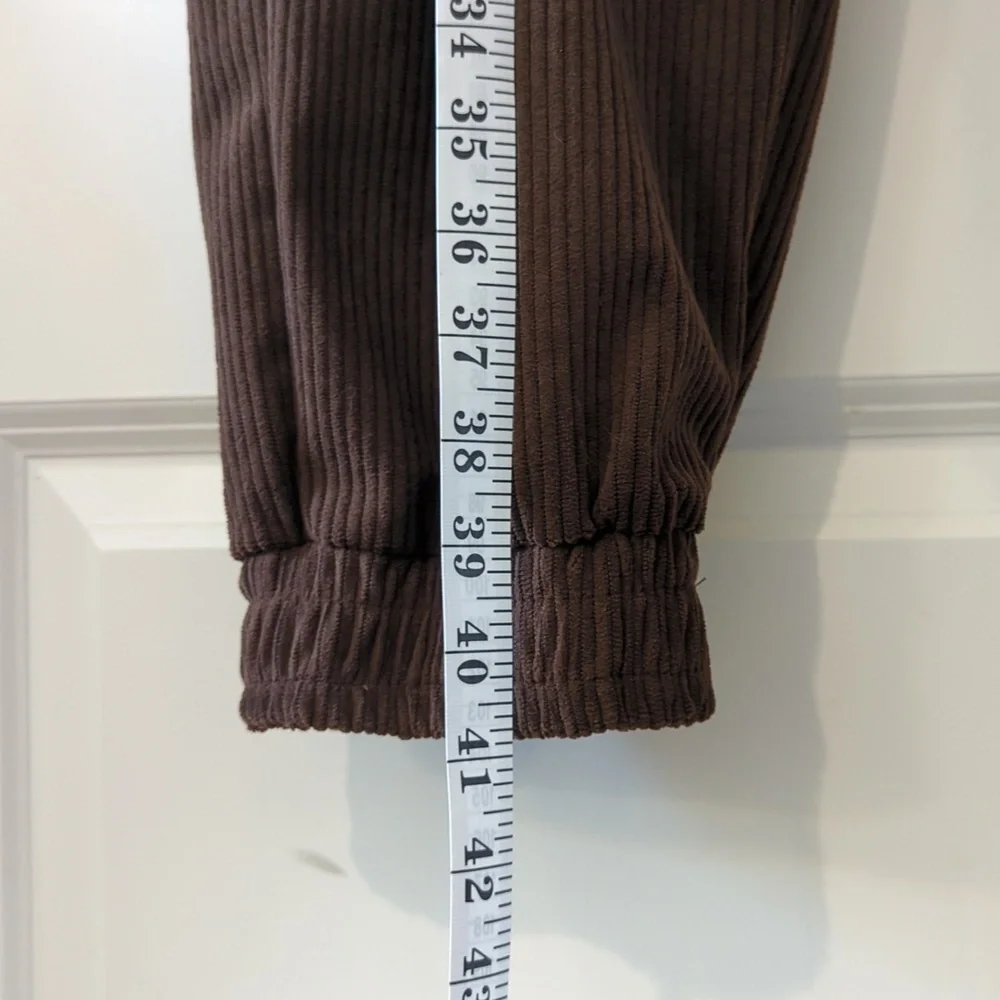 Brown Cargo Style Sweats Size Men's Medium NWOT - Picture 8 of 8